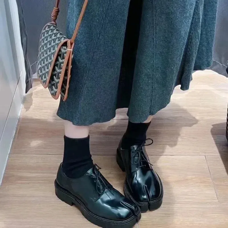 binfenxie  -  New Split Toe Flats Women Slip-On Casual Shoes Women Fashion Mary Janes Tabi Shoes Pig Hoof Shoes Woman Loafers Chaussure Femme
